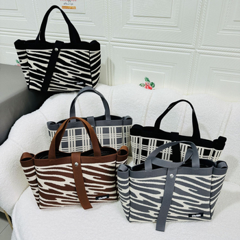 Чанта за рамо от полиестер, уличен стил, хоризонтално квадратен силует, магнитно закопчаване, една презрамка, външен джоб