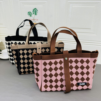 Чанта за рамо от полиестер, уличен стил, хоризонтално квадратен силует, магнитно закопчаване, една презрамка, външен джоб