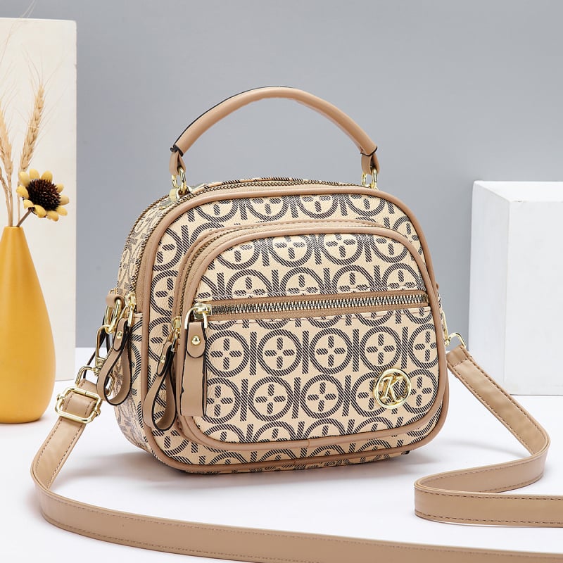 PU crossbody soma, PU materiāls, rāvējslēdzējs, horizontāla kvadrāta forma, iekšējā šuvju kabata ar sendviča konstrukciju, PU oderējums