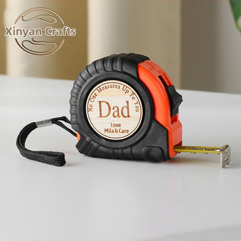 Дървена измервателна лента с гравирано име, персонализиран подарък за Коледа и Деня на бащата