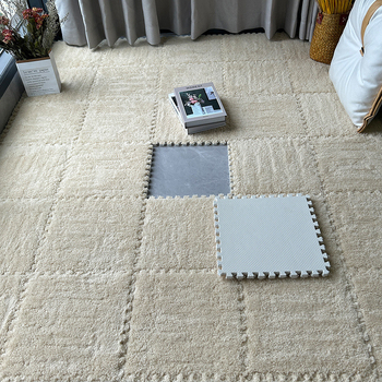 Chiweng putplasčio kvadratinis kilimėlis su geometriniu raštu, stora pūkuota paviršiaus, tinkamas svetainei, miegamajam ir balkonui