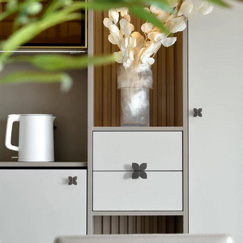 Pora spintos rankenėlių — cinko lydinys, elektroplatavimas, šiuolaikinis minimalistinis stilius, modelis 6223-6225