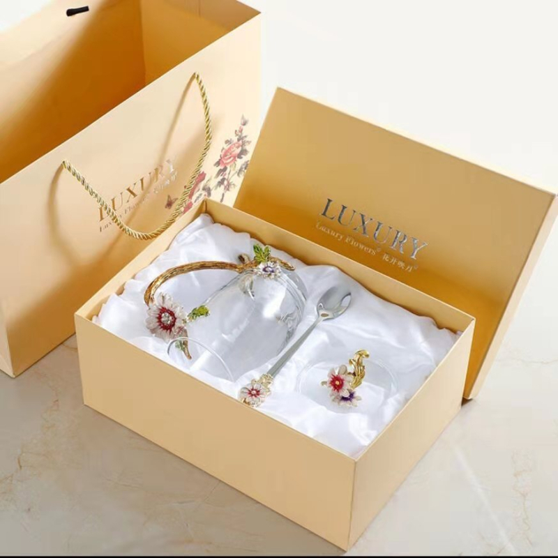 Arbatos puodelis su rankenėle, atsparus karščiui stiklas, rankų dažytas ir elektroplatuotas, dovanos dėžutė