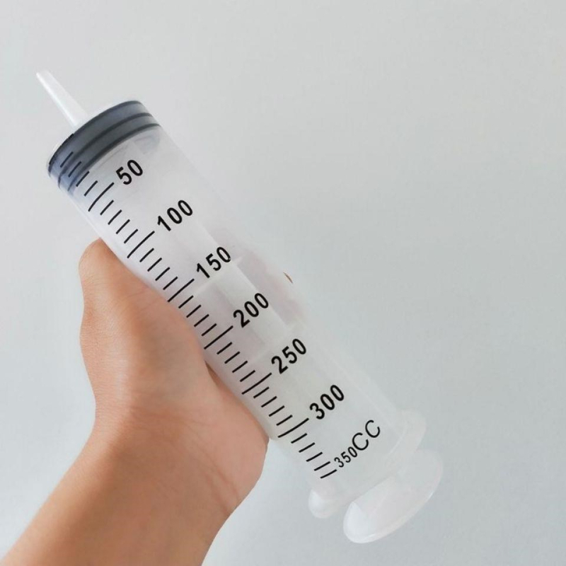 Πλαστική σύριγγα κλύσματος με βαθμονομημένες ενδείξεις, κατάλληλη για ενήλικες, σε ατομικά σφραγισμένο πακέτο