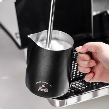 Bincoo nerūdijančio plieno latte art pieno indas, lazeriu graviruotas logotipas, pritaikomas, 165 g, šiuolaikinio stiliaus