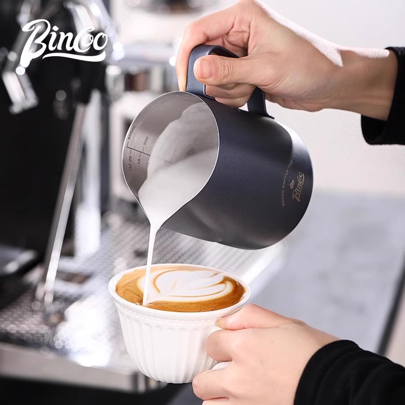 Bincoo nerūdijančio plieno latte art pieno indas, lazeriu graviruotas logotipas, pritaikomas, 165 g, šiuolaikinio stiliaus