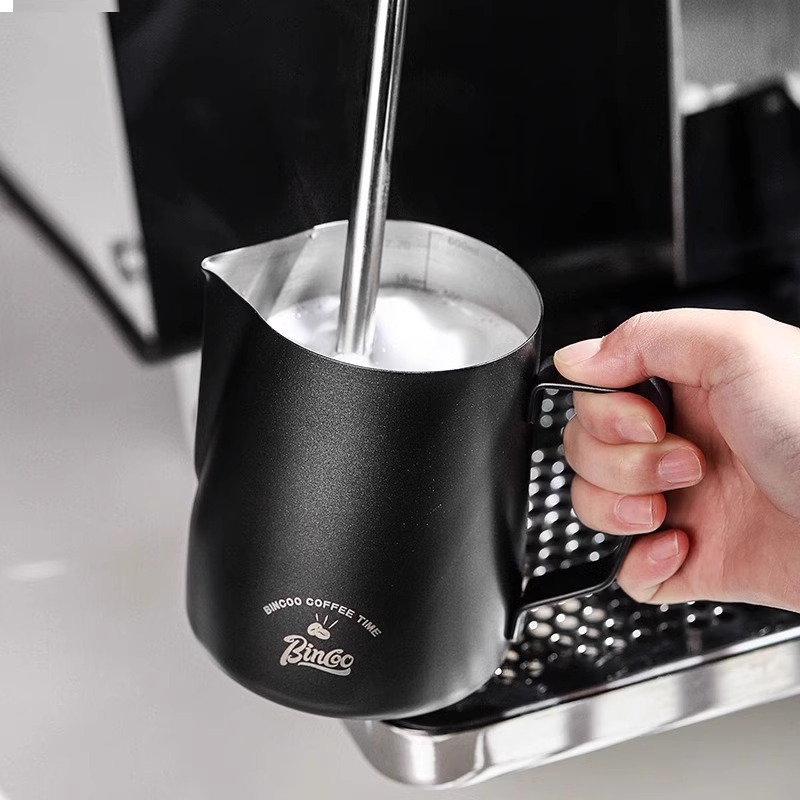 Bincoo nerūdijančio plieno latte art pieno indas, lazeriu graviruotas logotipas, pritaikomas, 165 g, šiuolaikinio stiliaus