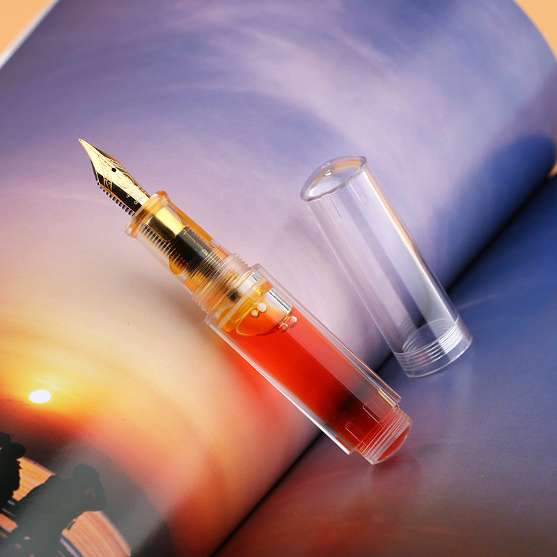 Master φοντάν πένα με ακρυλικό περίβλημα, σύστημα τροφοδοσίας μελανιού με δοχείο, ακροφύσιο ιριδίου, μοντέλο Pill, σχεδίαση για τσέπη, σκληρή συσκευασία από χαρτόνι