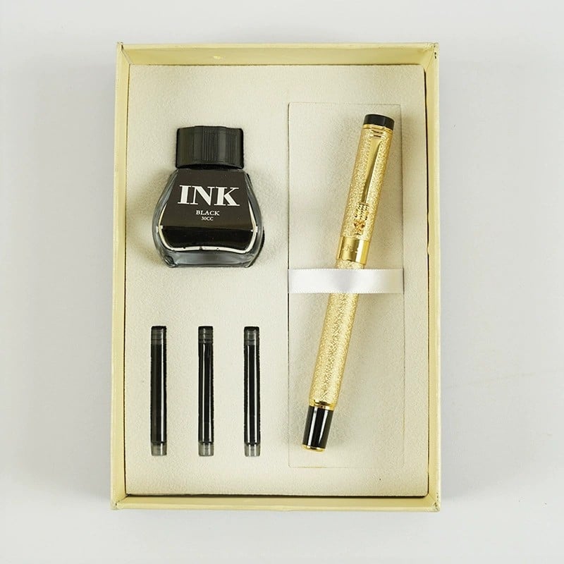 Eternal plunksninis rašiklis rinkinys su trim dalių dovanojimo dėžutėje — metalinis korpusas, rašalo tiekimo sistema su kasete ir sugerikliu, metalinis antgalis, logotipo spauda įmanoma