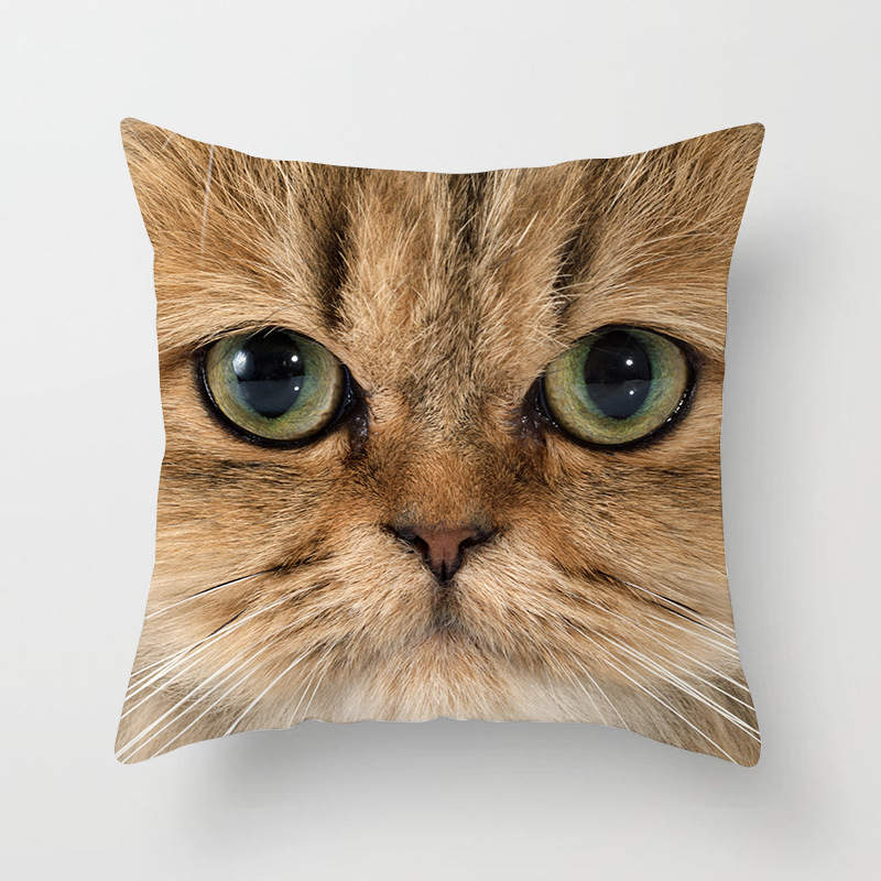 Spilvens pārvalks no velūra ar kaķa motīvu – karikatūru raksts, nordiskais stils, dzīvojamā istaba