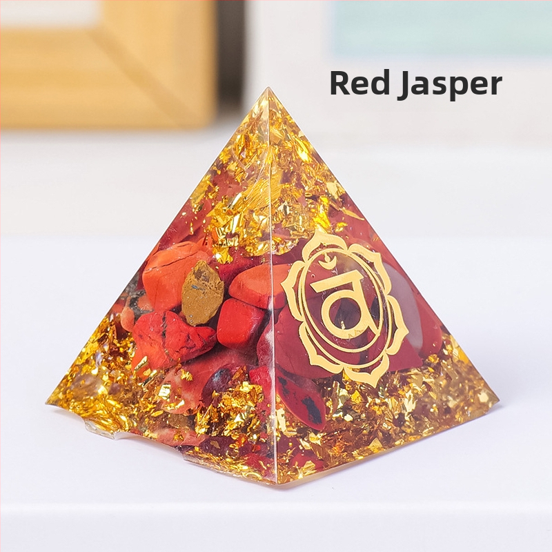 Πύργος ενέργειας από κρύσταλλο — γεωμετρικό σχήμα, μοντέρνος μινιμαλιστικός σχεδιασμός, συσκευασία σε κουτί δώρου, έτοιμο για δώρο