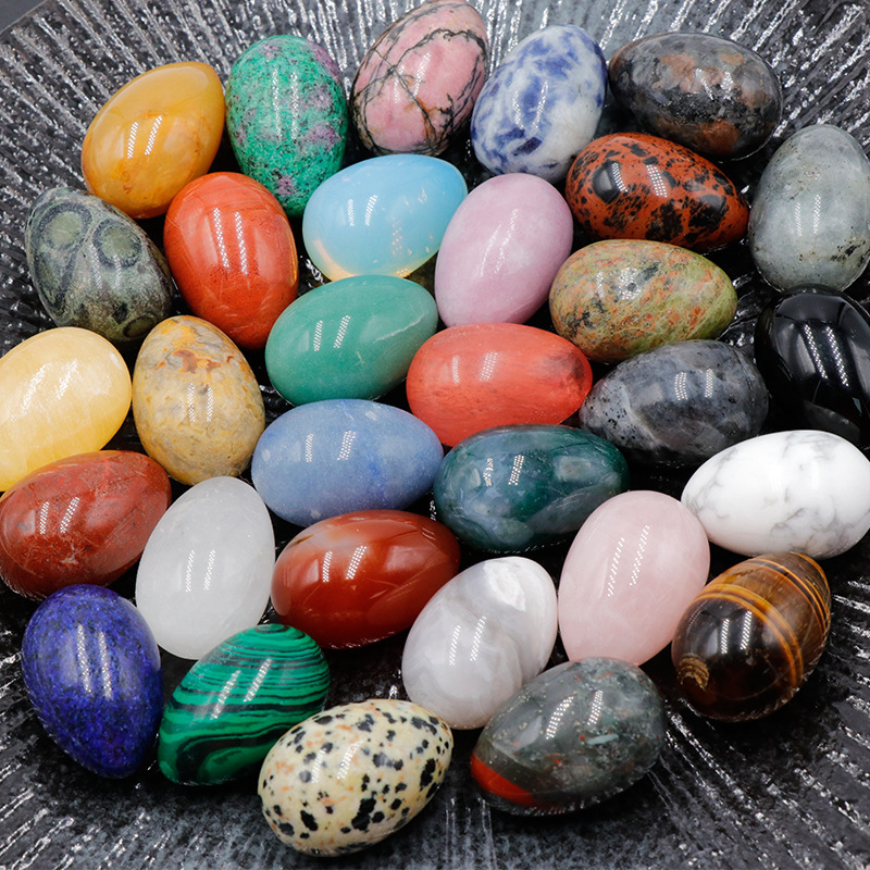 Яйцевидна нефритена висулка, естествен камък, шлайфано и полирано, персонализиран дизайн