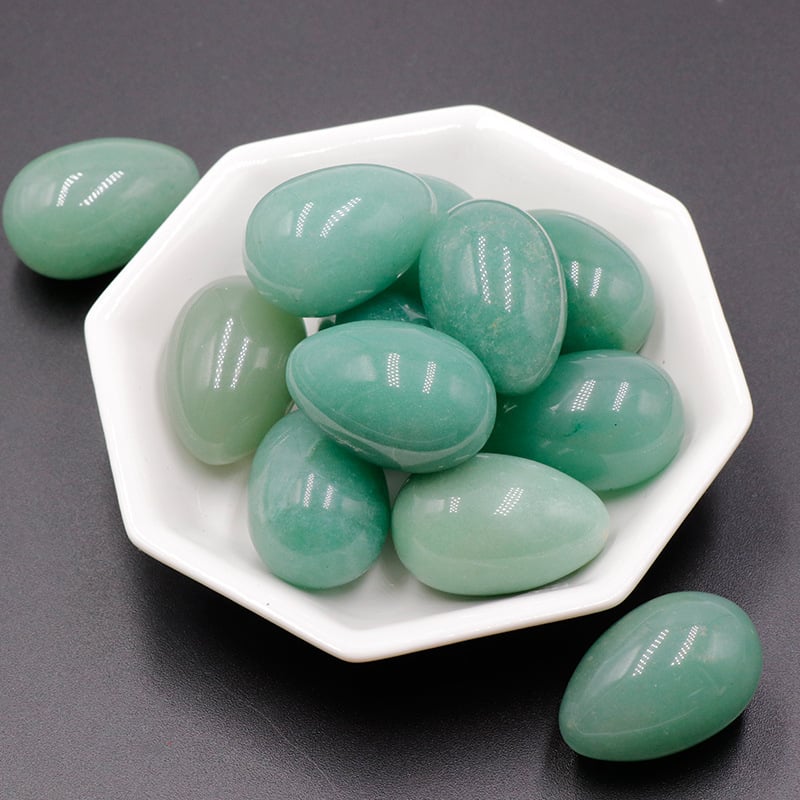 Яйцевидна нефритена висулка, естествен камък, шлайфано и полирано, персонализиран дизайн