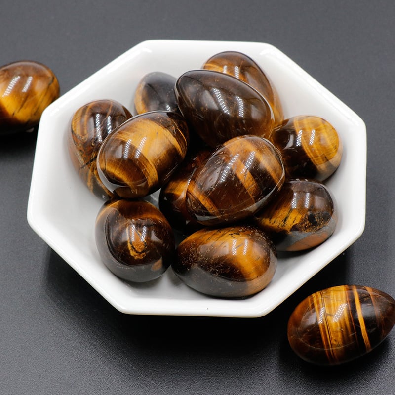 Яйцевидна нефритена висулка, естествен камък, шлайфано и полирано, персонализиран дизайн