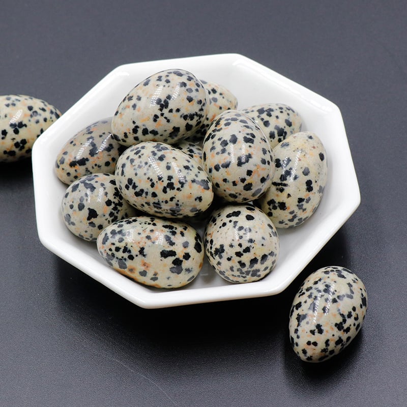 Яйцевидна нефритена висулка, естествен камък, шлайфано и полирано, персонализиран дизайн