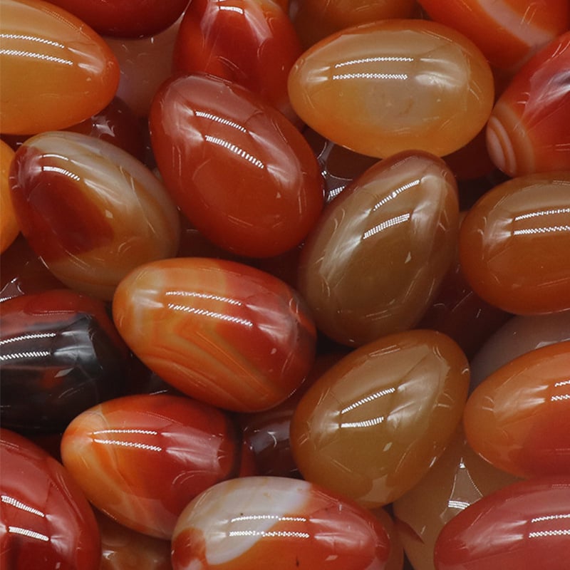 Яйцевидна нефритена висулка, естествен камък, шлайфано и полирано, персонализиран дизайн