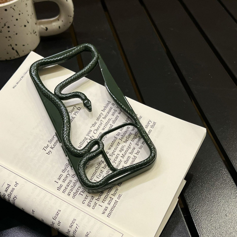 TPU dėklas su elektroplatintu tuščiaviduriu gyvatės motyvu, šilumos sklaidai ir kritimo apsaugai, suderinamas su iPhone 11/12/13/14 serijomis