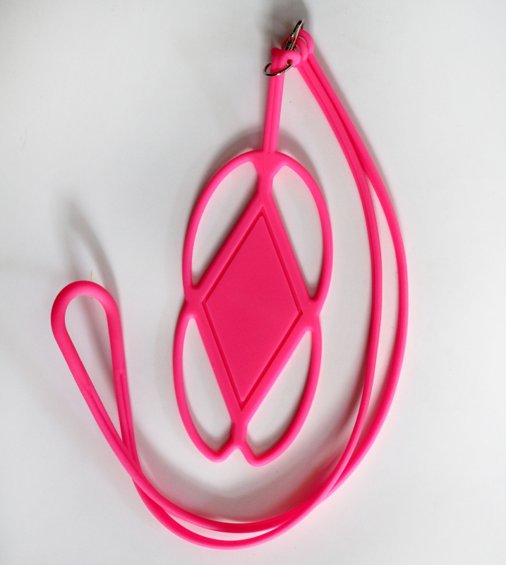 Silikoninis telefono dėklas su kaklo pakabuku, paprastas konstrukcijos, galimybė spausdinti individualų motyvą, karšto presavimo procesas, šilumos išsklaida, atsparumas dėvėjimuisi ir kritimams