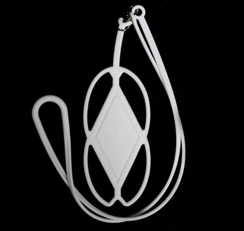 Silikoninis telefono dėklas su kaklo pakabuku, paprastas konstrukcijos, galimybė spausdinti individualų motyvą, karšto presavimo procesas, šilumos išsklaida, atsparumas dėvėjimuisi ir kritimams