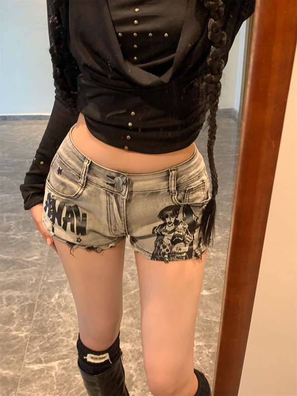 Moteriški džinsiniai šortai, aukštas liemuo, trijų ketvirčių ilgis, retro spaudiniai dizainas, laisvas kirpimas, mikroelastinis medvilnės-poliesterio mišinys