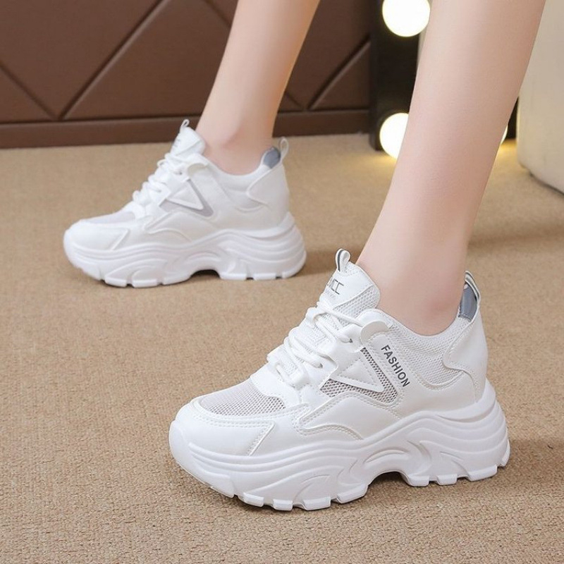 Αθλητικά παπούτσια με κορδόνια, χαμηλό πάνω μέρος, Fly weaving επάνω, Δερμάτινο καπάκι δακτύλων, Καουτσούκ σόλα