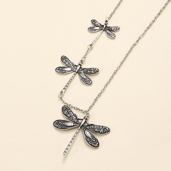 Κολιέ με μενταγιόν dragonfly, tribal εγχάρακτο μοτίβο, ασύμμετρο σχέδιο, πολυεπίπεδη αλυσίδα τύπου snake chain, μήκος 51–80 cm