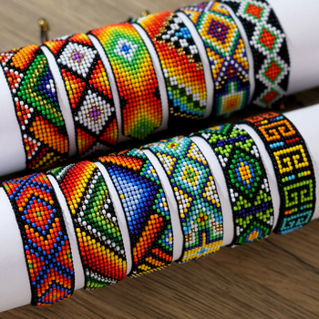 Go2Boho uniszex bohémi karkötő üveggöngyökkel, kézzel szőtt geometriai minta, városi divat