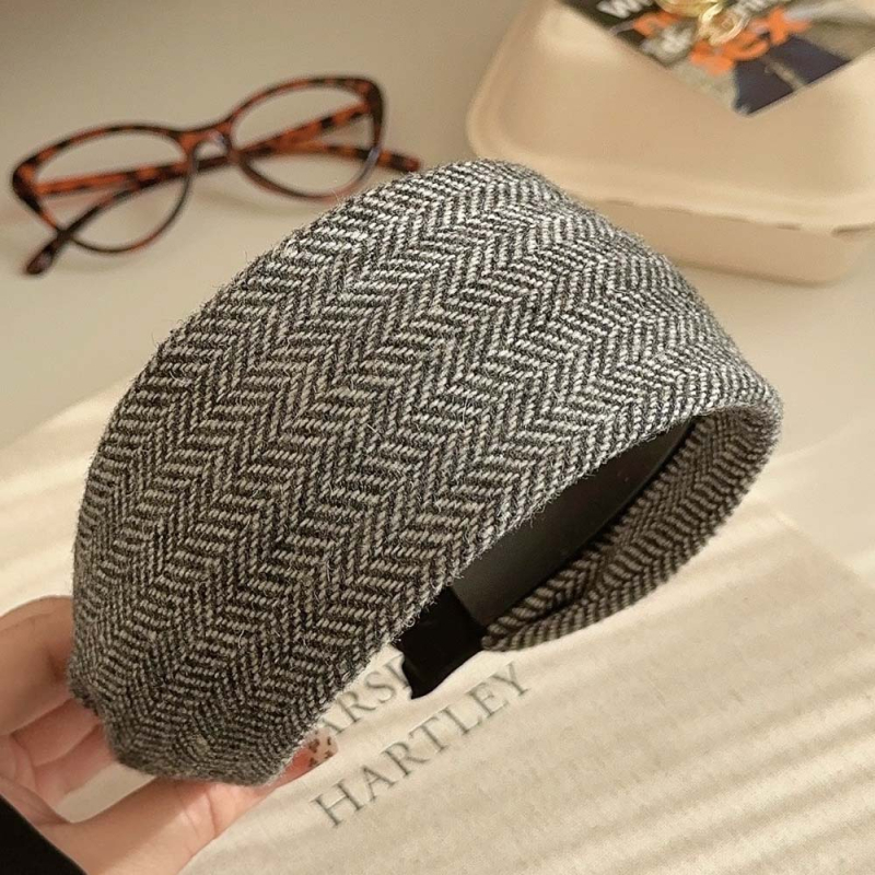 Sensitive Jewelry – rankomis siuvama audinio plaukų juosta moterims, pavasaris 2025, universalus galvos aksesuaras