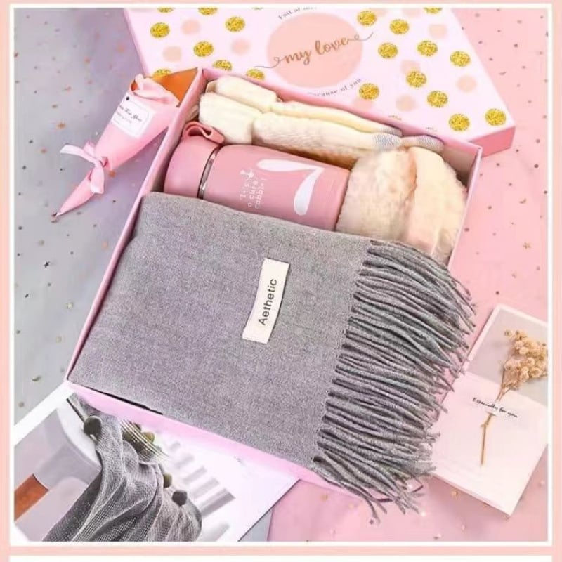 Коледен практичен шал като подарък за двойки, приятели и колеги; подходящ за рождени дни и партита; личен подарък.