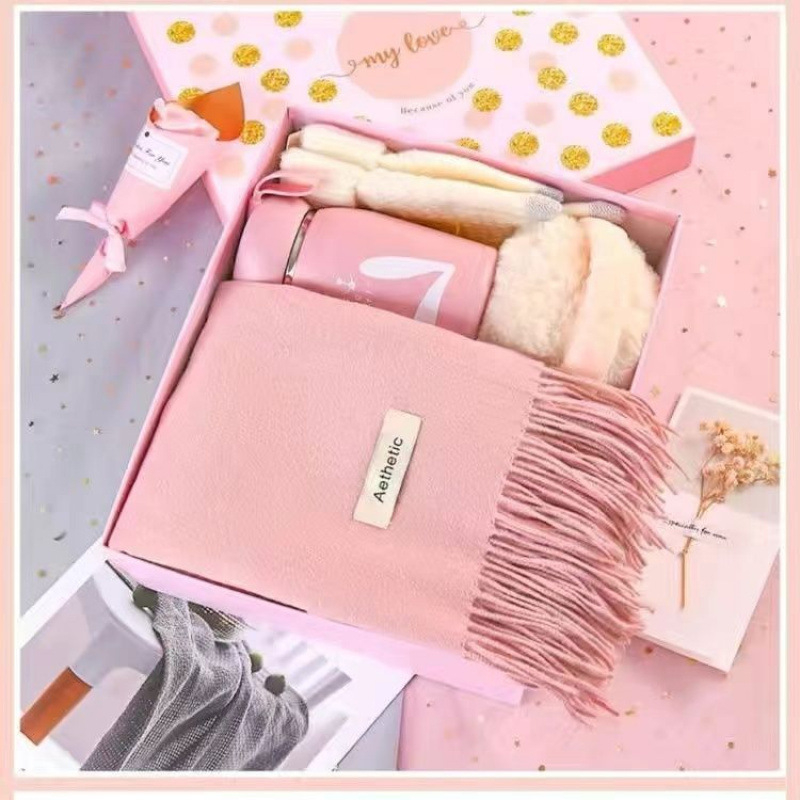 Коледен практичен шал като подарък за двойки, приятели и колеги; подходящ за рождени дни и партита; личен подарък.