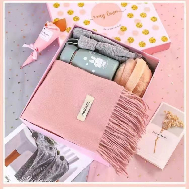 Коледен практичен шал като подарък за двойки, приятели и колеги; подходящ за рождени дни и партита; личен подарък.