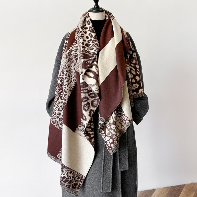 Šal od umjetnog kašmira s leopard uzorkom, Jacquard pletenina, poliester, zima 2024, britski retro stil