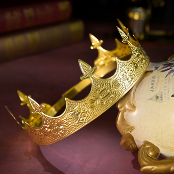 Galvos karūna, lydinys su elektroplatinato danga, karūnos forma, skaidrūs kristalai, prekės ženklas yxph