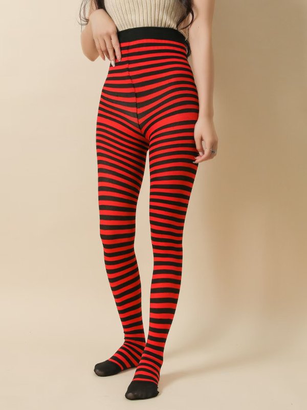 Чорапогащи с повдигане на задните части и оформяне — Полиестер, 50D денер, средна дебелина, основно съдържание: 80–90% полиестер.