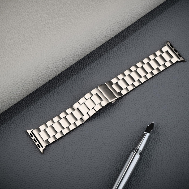 Plieninė laikrodžio juosta su Three-Bead dizainu Apple Watch S10, sulankstomas užsegimas, 20mm/22mm jungtys, svoris 80–90 g