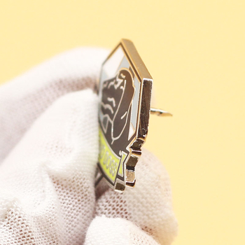 Μπρόζ από κράμα ψευδαργύρου – ζωικό μοτίβο, έμβλημα Diamond Dogs, μνημονικό/διακοσμητικό/δώρο, unisex