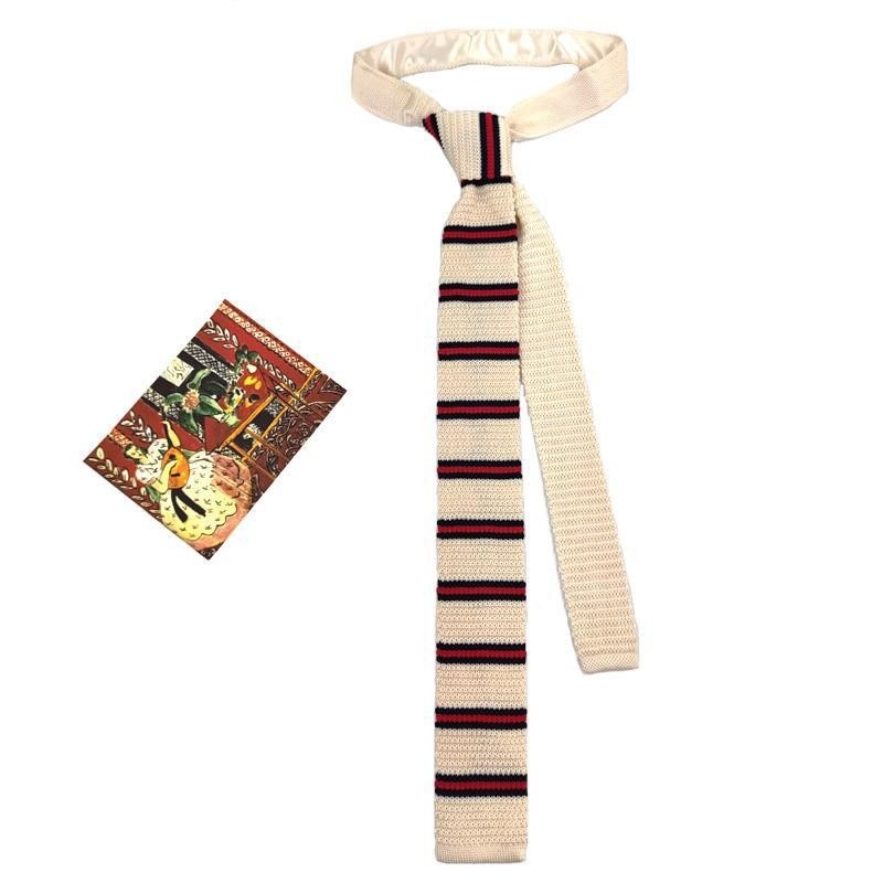 Галстук – Унисекс – Райета – Полиестерна прежда – Пролет 2024 – Тип: цвете за яка