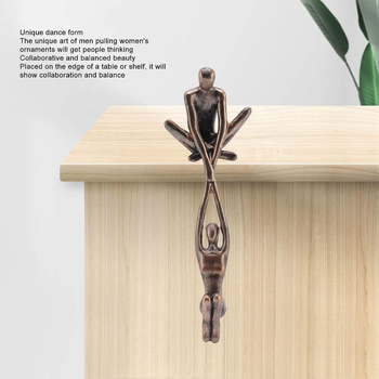 Смолна фигура – персонаж, модерен стил, картонена опаковка