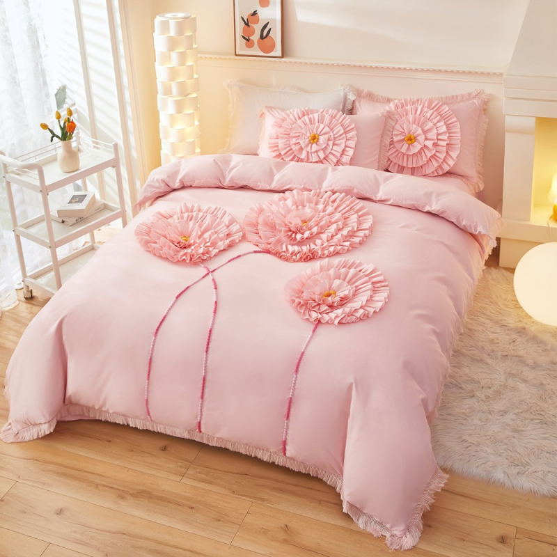 Trīsdļīgs gultasveļas komplekts ar Dandelion motīvu: segu pārvalks + 2 spilvenu pārvalki, reaktīvā druka, maisījuma šķiedras, izšūšana, mežģīne un pomponi