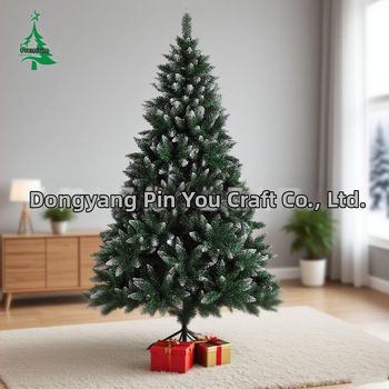 Stalo Kalėdinė eglutė dekoracijoms; medžiaga: ekologiškas PVC ir korozijai atsparus geležis; pakuotė: vienkartinė kartono dėžė; ženklas: Pinyou