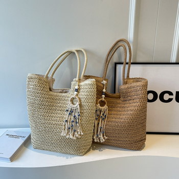 Τσάντα Tote από υφαντό υλικό, αστικός μινιμαλιστικός στυλ, μαγνητικό κούμπωμα, οριζόντιο τετράγωνο σχήμα