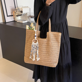 Τσάντα Tote από υφαντό υλικό, αστικός μινιμαλιστικός στυλ, μαγνητικό κούμπωμα, οριζόντιο τετράγωνο σχήμα