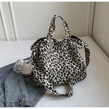 Чанта през рамо в уличен стил, нейлонова материя, хоризонтална квадратна форма, цип, подплата полиестер