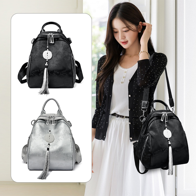 Skolas soma ar literāro ķīniešu stilu, PU materiāls, poliestera iekšējā odere, rāvējslēdzēja atvērums, iekšējās kabatas: slepenā rāvējslēdzēja kabata un telefona kabata