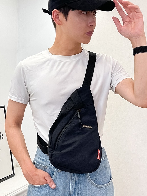 Sieviešu neilona crossbody soma — pilsētveidīga vienkāršība, rāvējslēdzējs, poliestera oderējums, iekšējie nodalījumi telefona un personas apliecības glabāšanai