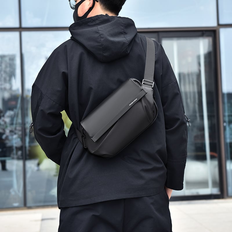 Мъжка chest bag в стил уличен тренд, PU материал, дишаща и износоустойчива, едноцветен дизайн, подплата от полиестер