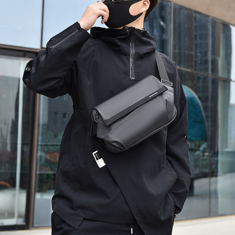 Мъжка chest bag в стил уличен тренд, PU материал, дишаща и износоустойчива, едноцветен дизайн, подплата от полиестер
