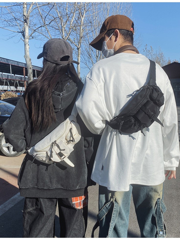 Krusta soma ar lielu ietilpību, neitrāls stils; materiāls: Oxford audums; atvērums: rāvējslēdzējs; ārējā 3D kabata; kods ZTN6012