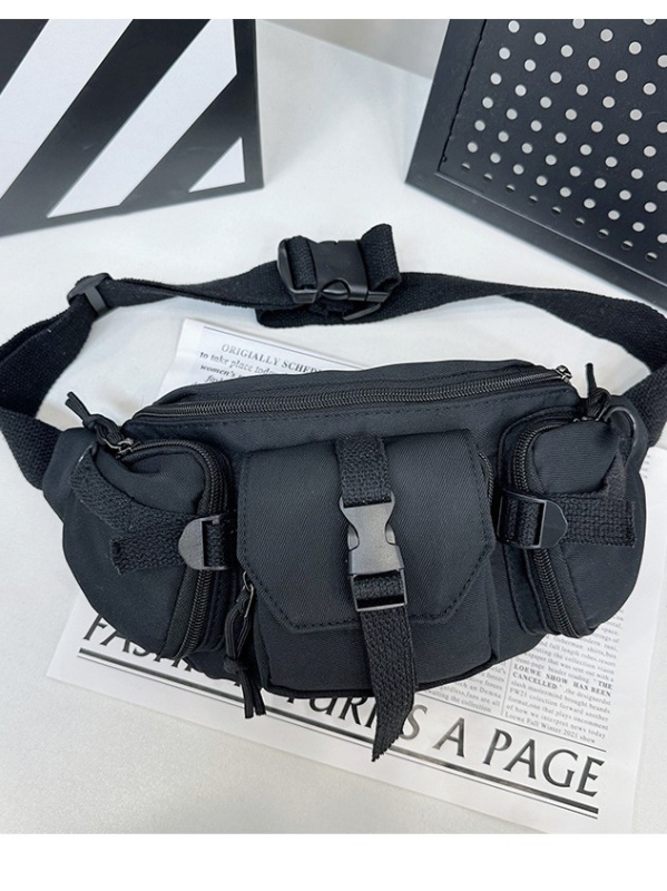 Krusta soma ar lielu ietilpību, neitrāls stils; materiāls: Oxford audums; atvērums: rāvējslēdzējs; ārējā 3D kabata; kods ZTN6012