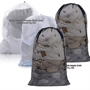 Traukiamas skalbinių maišelis su virve — poliesteris, prekės ženklas New Hundred, modernus minimalistinis stilius, išleistas 2015 m. rudens, neimportuotas.